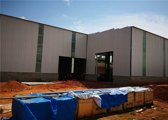 La construction de bâtiments en métal projette l'atelier léger préfabriqué par conceptions de structure métallique d'entrepôt