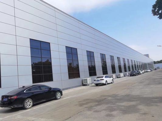 Bâtiment d'atelier sur mesure et de structure en acier avec solution de livraison préfabriquée
