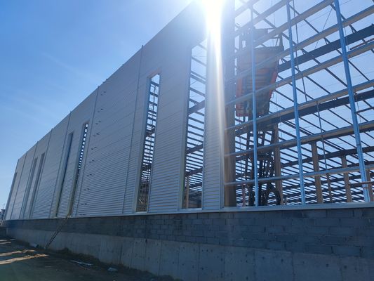 Taille personnalisée Construction en acier préfabriqué Conception haute résistance au vent