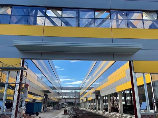 Entrepôt de structure en acier préfabriqué légère et personnalisable