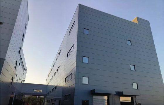 Construction d'entrepôt métallique préfabriqué à structure en acier durable, haute efficacité et haute stabilité