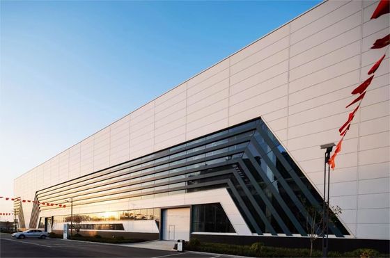 Conception, fabrication et solution de livraison d'entrepôt de structure en acier léger