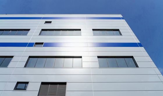 Entrepôt de structure en acier personnalisable avec une conception claire pour une utilisation maximale de l'espace