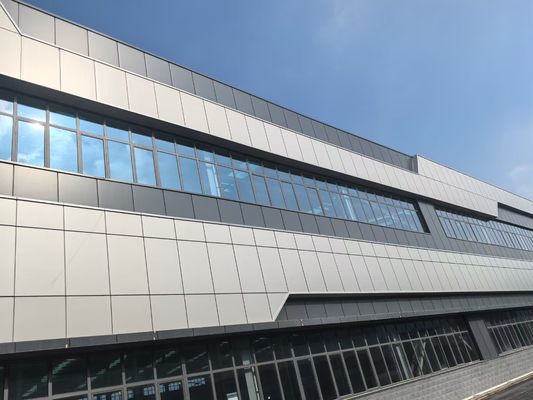 Entrepôt de structure d'acier à cadre rigide pour l'industrie avec des solutions respectueuses de l'environnement et de construction